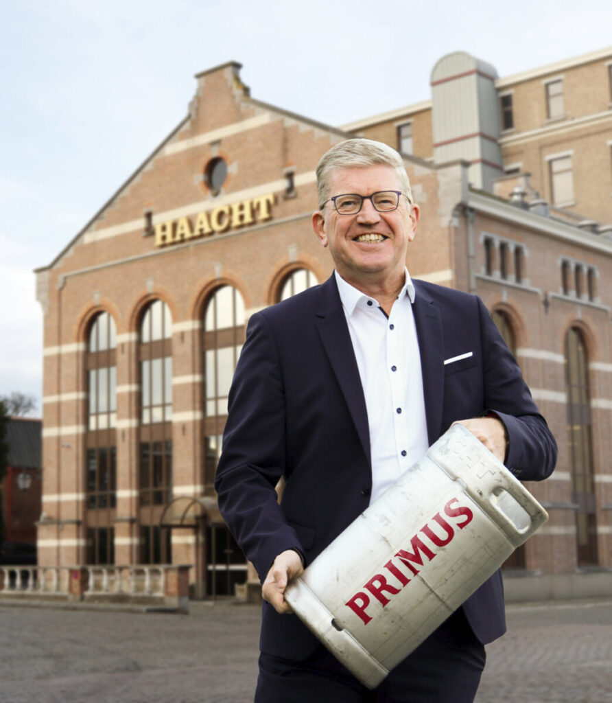 Nils van Dam